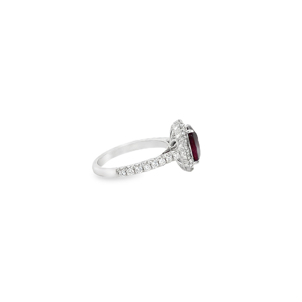 Roman + Jules Classic 2.52ct Gem Quality Red Ruby and Diamond Halo Ring set in 18 Karat White Gold - Image 5 of 7