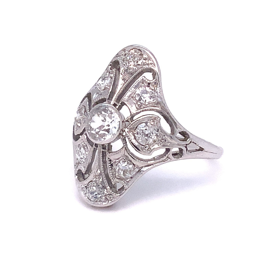Antique Art Deco Fillagree Diamond Ring set in 14 kt White Gold - Image 2 of 5