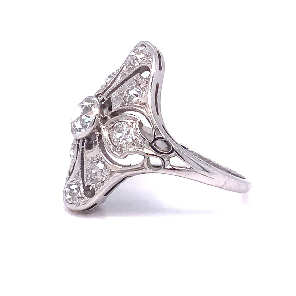 Antique Art Deco Fillagree Diamond Ring set in 14 kt White Gold - Image 5 of 5