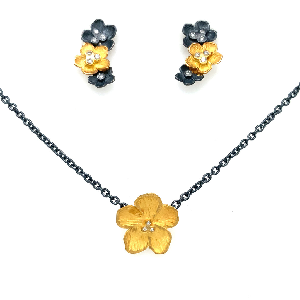 Lika Behar Pure Love Deserves Pure Gold Collection BUTTERCUP 22K Gold and Diamond Pendant - Image 5 of 6