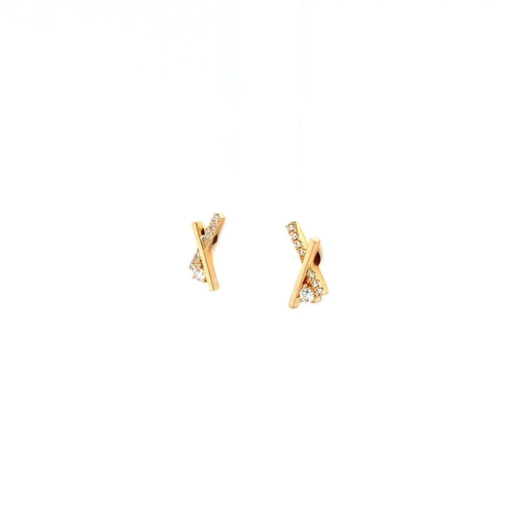 Roman+Jules Cress cross Pavé Diamond Earring in 14K Yellow Gold - Image 4 of 7