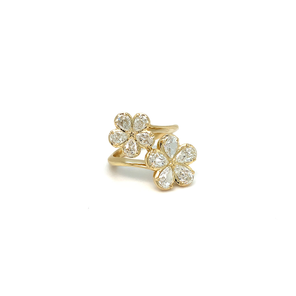 Christopher Designs L'Amour Crisscut® Pear Shape Floral Cluster Bypass Right Hand Ring set in 18 kt Yellow - Image 10 of 11