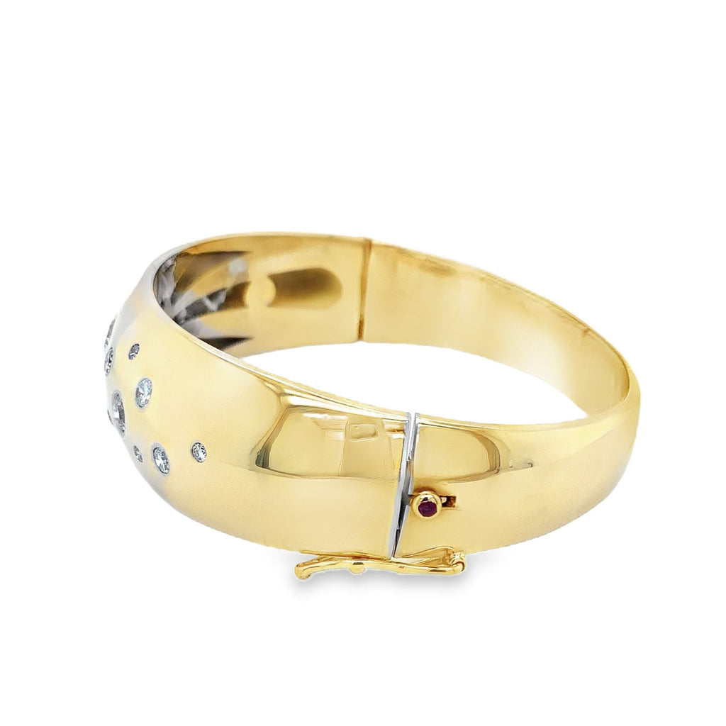 One of  Kind Vintage Heavy 18 kt yellow Gold Handmade Italian Diamond Bangle Bracelet - Image 2 of 10