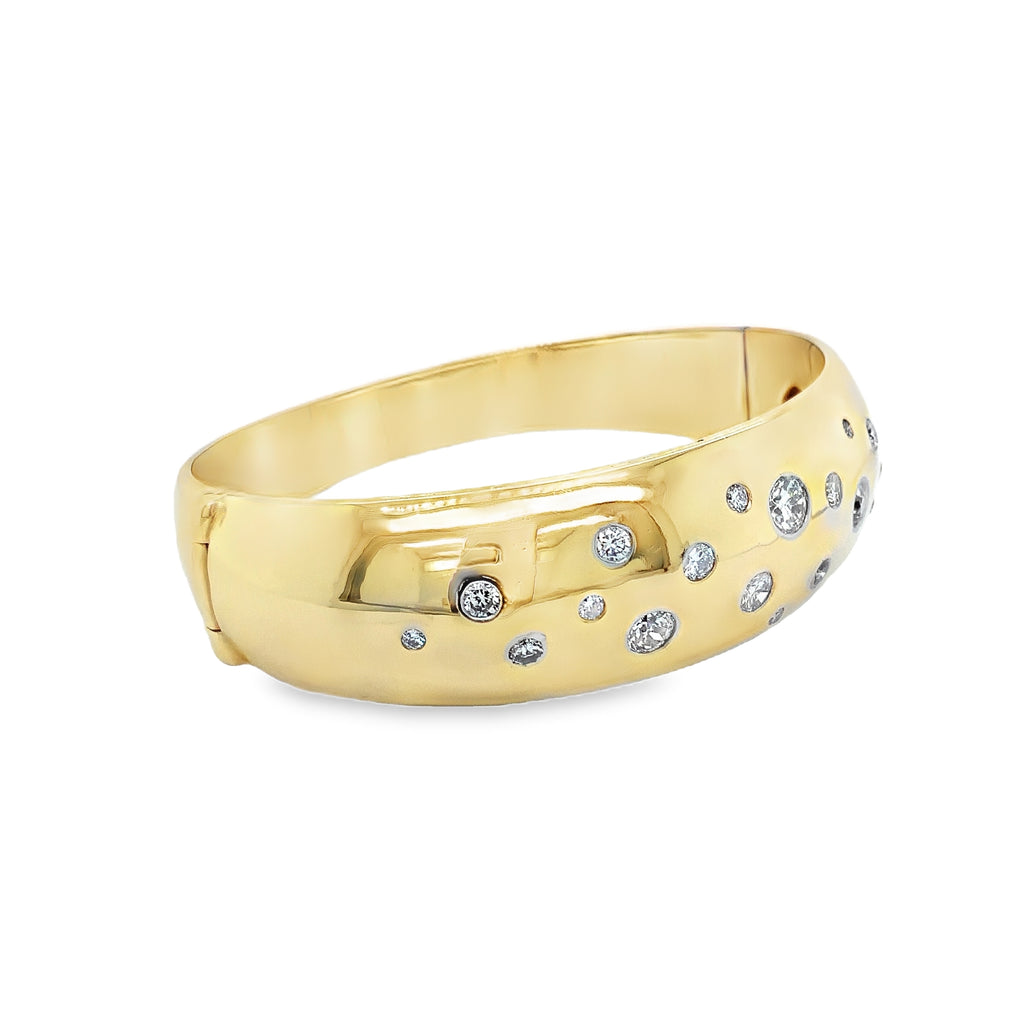 One of  Kind Vintage Heavy 18 kt yellow Gold Handmade Italian Diamond Bangle Bracelet - Image 4 of 10