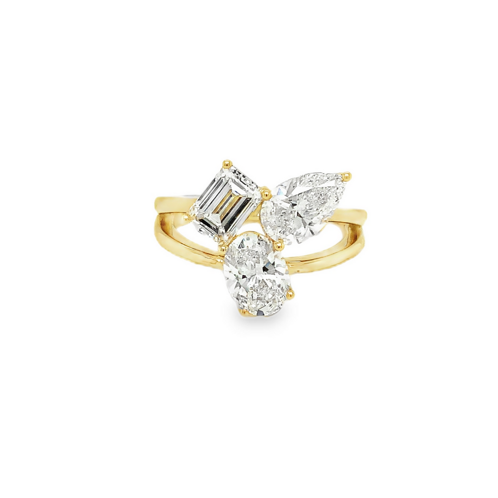 Three Stone "Trois et Moi" Multi Shape Cluster Lab Grown Diamond Ring set in 14K Yellow Gold - Image 4 of 12