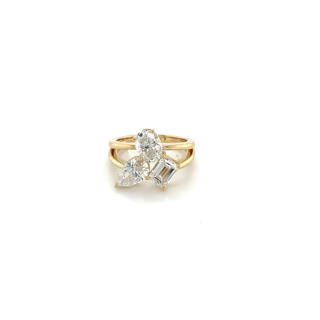 Three Stone "Trois et Moi" Multi Shape Cluster Lab Grown Diamond Ring set in 14K Yellow Gold - Image 12 of 12