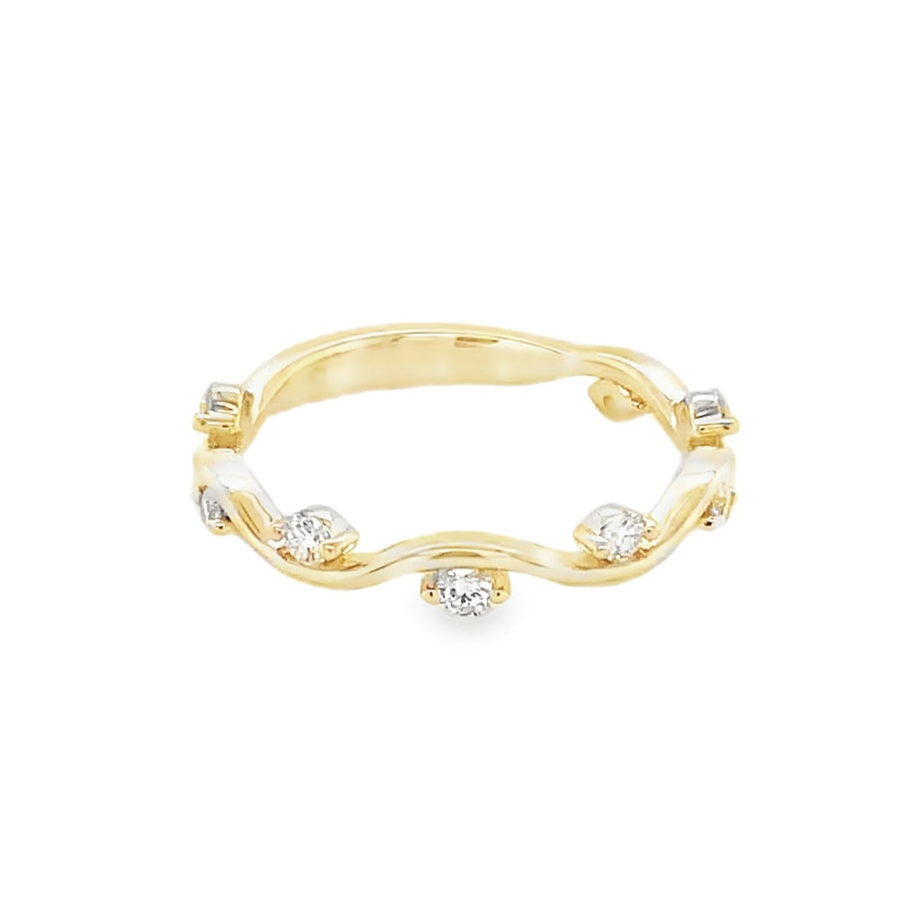 Novella Wavey round Brilliant cut 8 Diamond Band set in 14K Y/G - Image 5 of 8