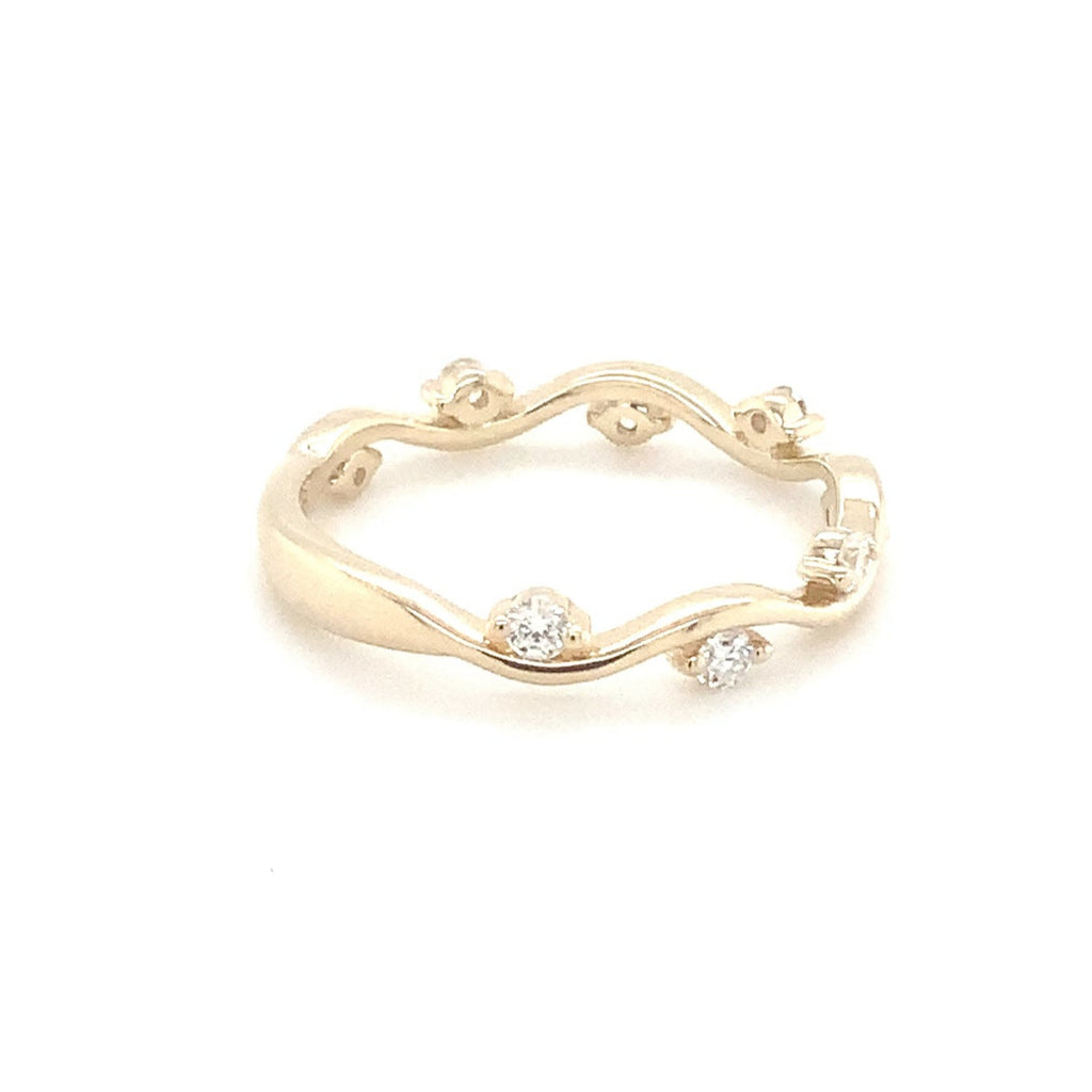 Novella Wavey round Brilliant cut 8 Diamond Band set in 14K Y/G - Image 8 of 8