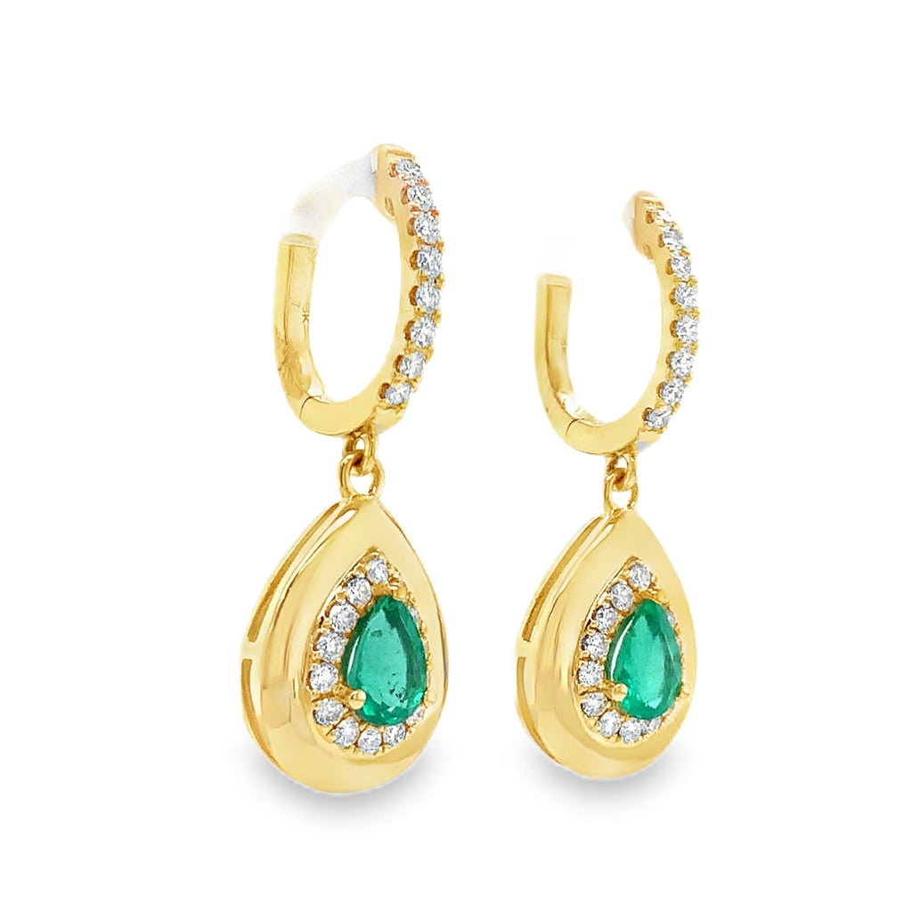 David Kord Pear Shape Emerald and Diamond Drop Earrings set in 18K Yellow Gold - Image 5 of 8
