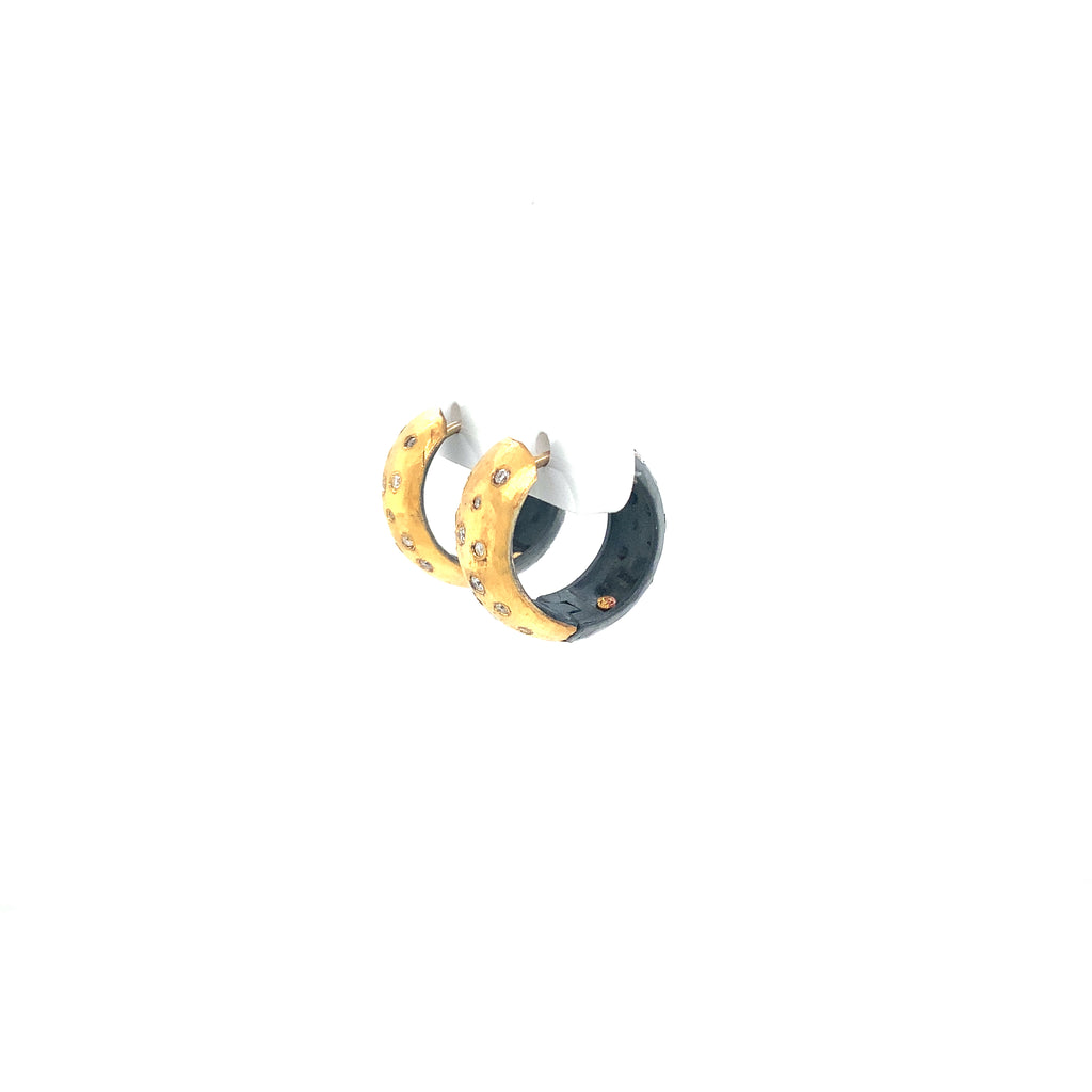 Lika Behar Yin and Yang Collection Chunky Reversible Huggie Diamond Earring in 24K Fused Gold and Oxidized - Image 11 of 11