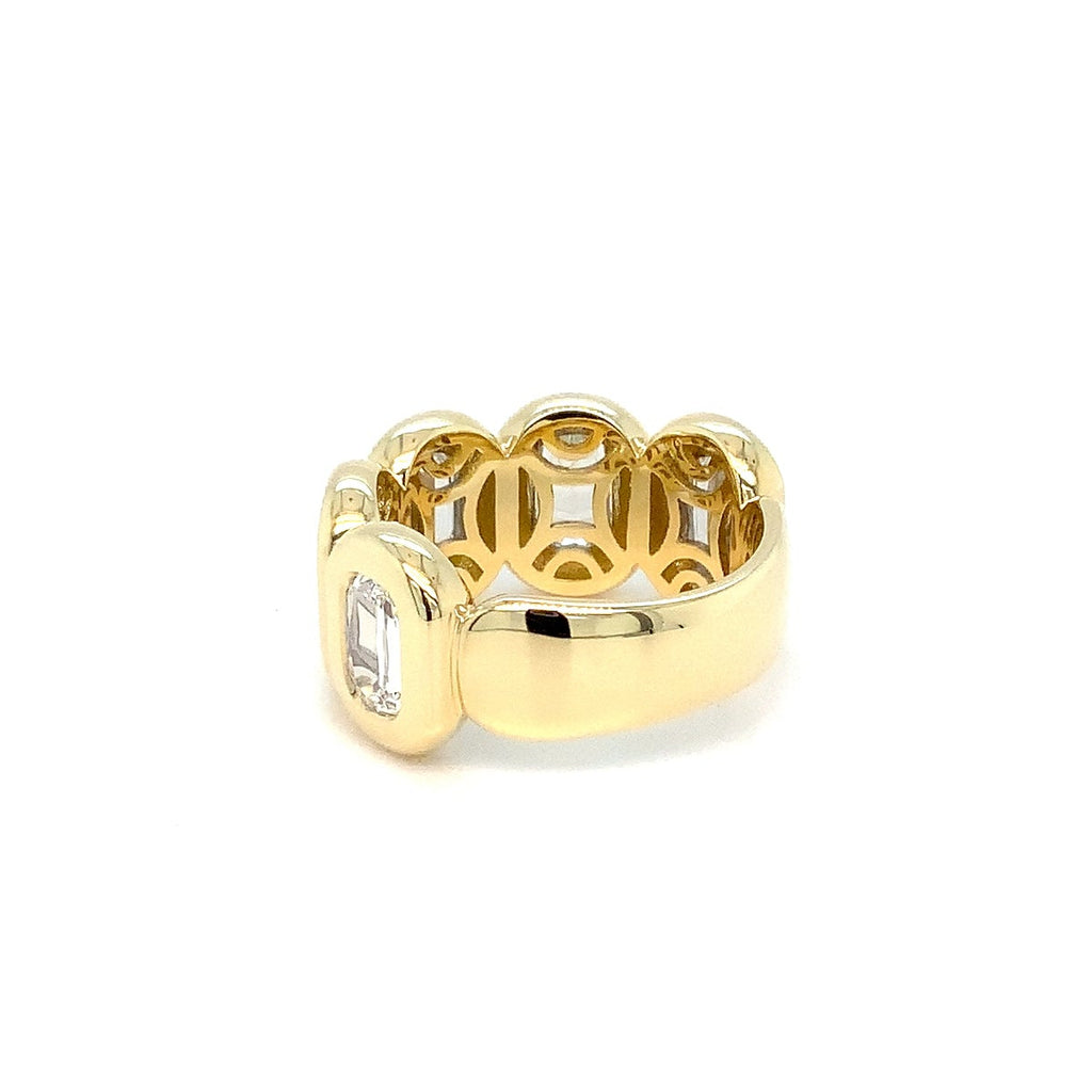 Christopher Designs L'Amour Crisscut® 5 Diamond Band set in 18K Yellow Gold - Image 4 of 9