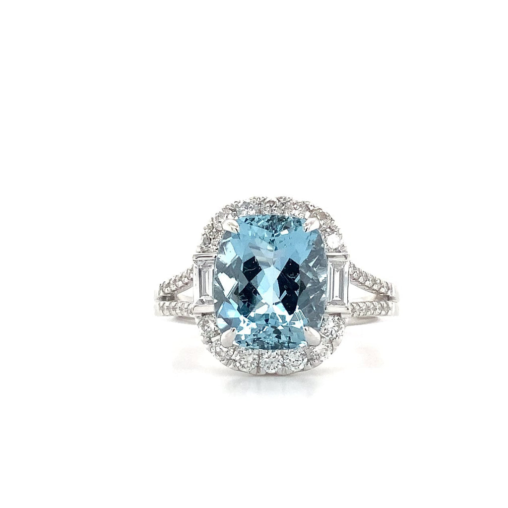 Gem Quality Aquamarine and Diamond Halo Split Shank Ring 14 kt White Gold - Image 1 of 6