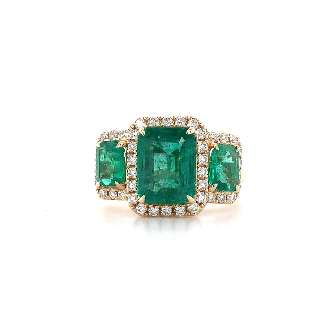 Three Stone Emerald and Diamond Ring set in 18K Yellow Gold - Image 2 of 5