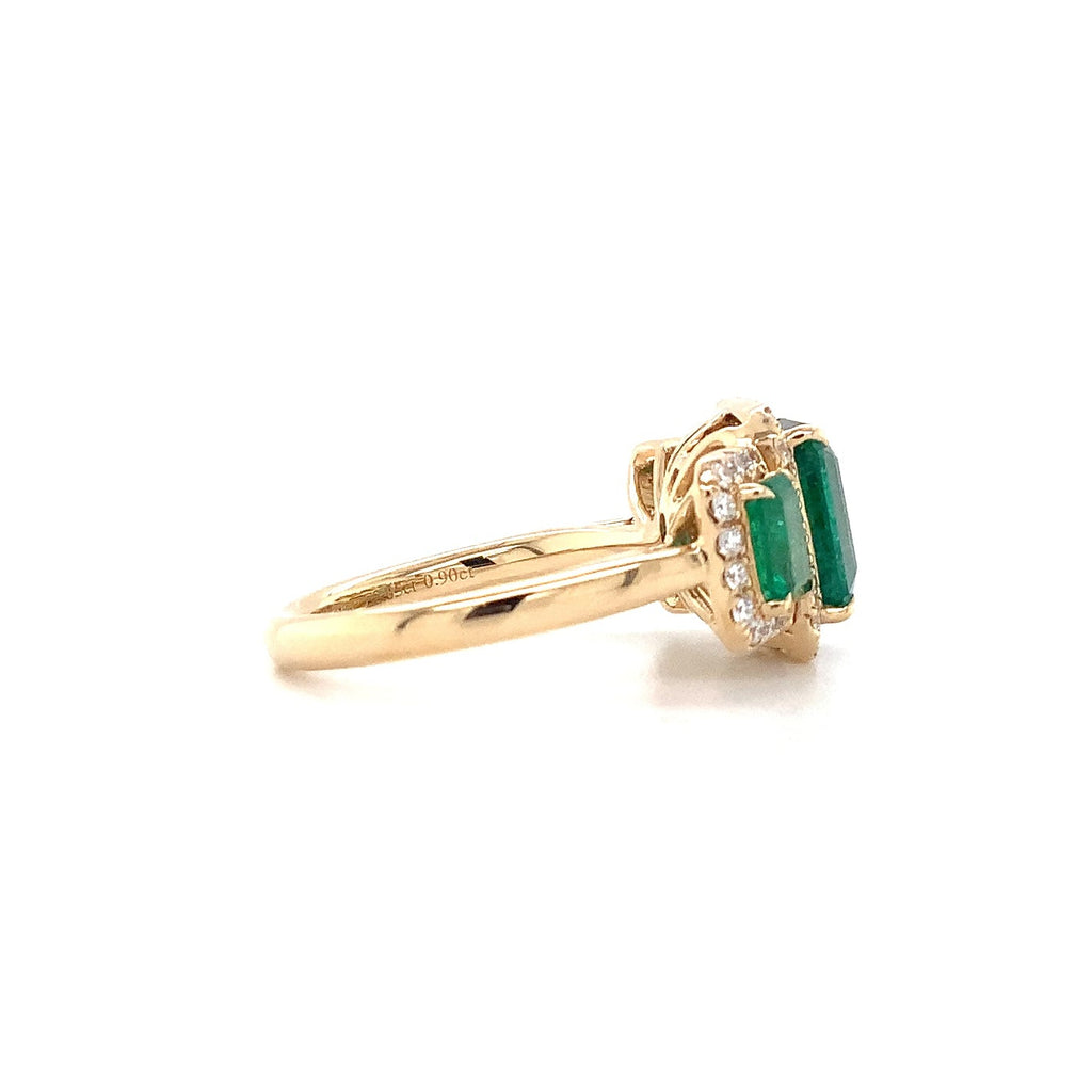 Three Stone Emerald and Diamond Ring set in 18K Yellow Gold - Image 5 of 5