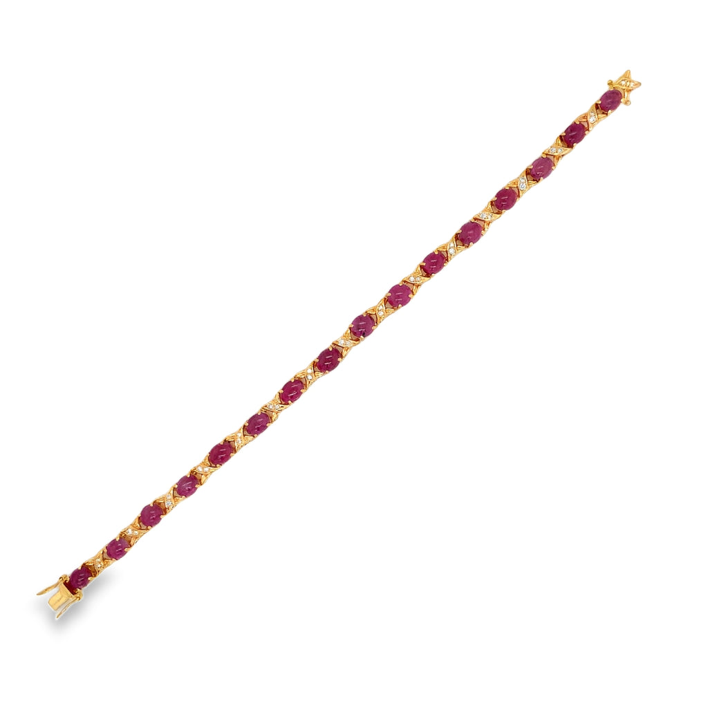 Vintage Cabochon Ruby and Diamond Link Bracelet set in 18K Yellow Gold - Image 4 of 5