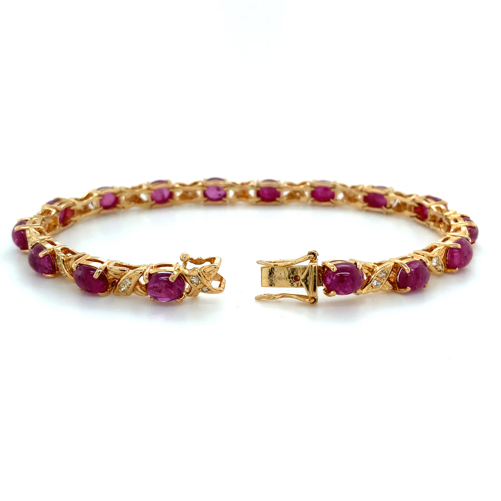 Vintage Cabochon Ruby and Diamond Link Bracelet set in 18K Yellow Gold - Image 3 of 5