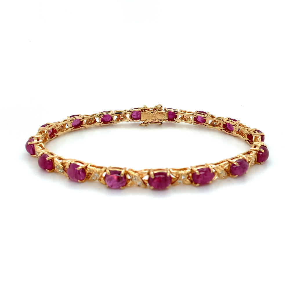 Vintage Cabochon Ruby and Diamond Link Bracelet set in 18K Yellow Gold - Image 5 of 5