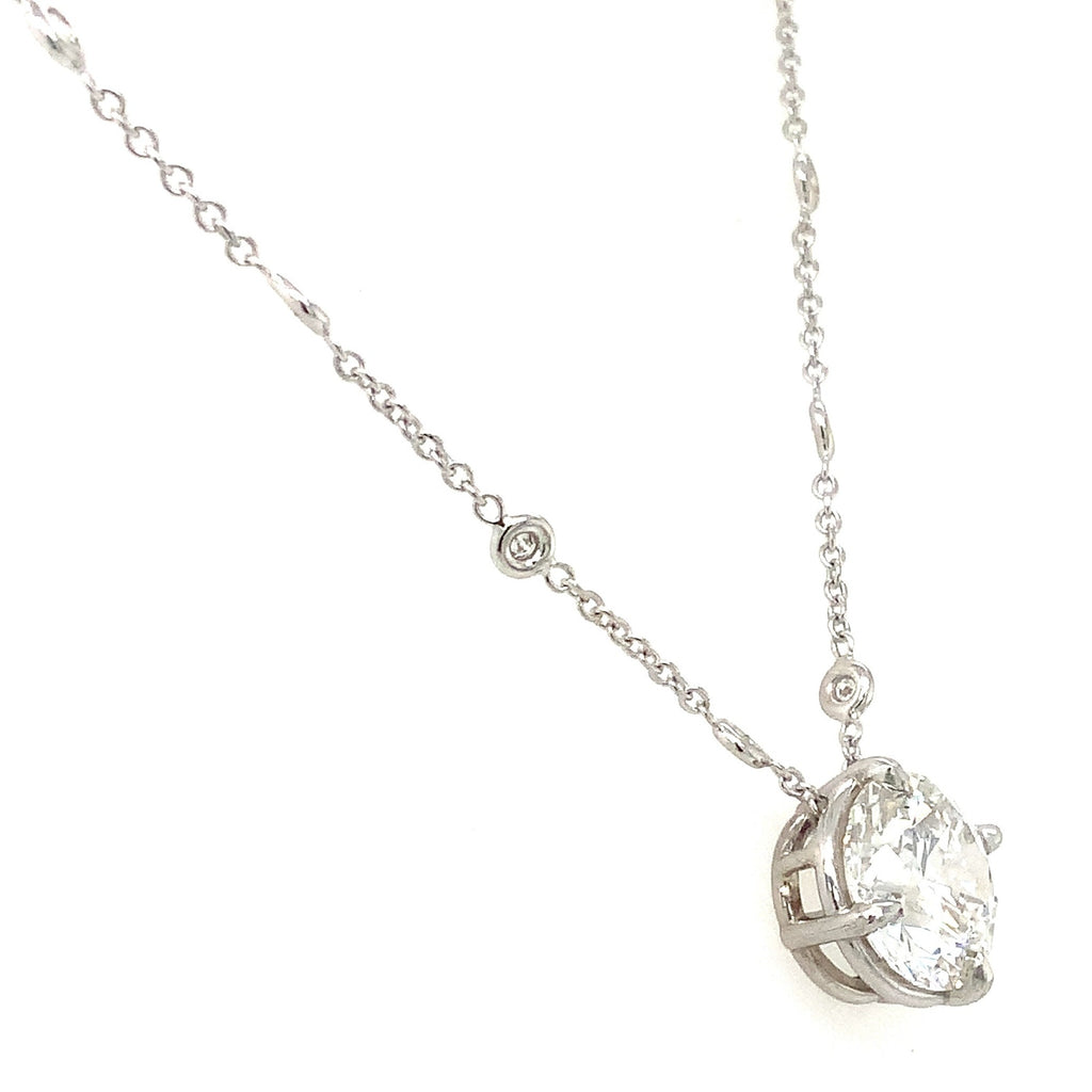 Lab Grown Diamond Solitaire 2.93 cts Pendant set in 18 kt white gold with a diamond chain. - Image 4 of 7