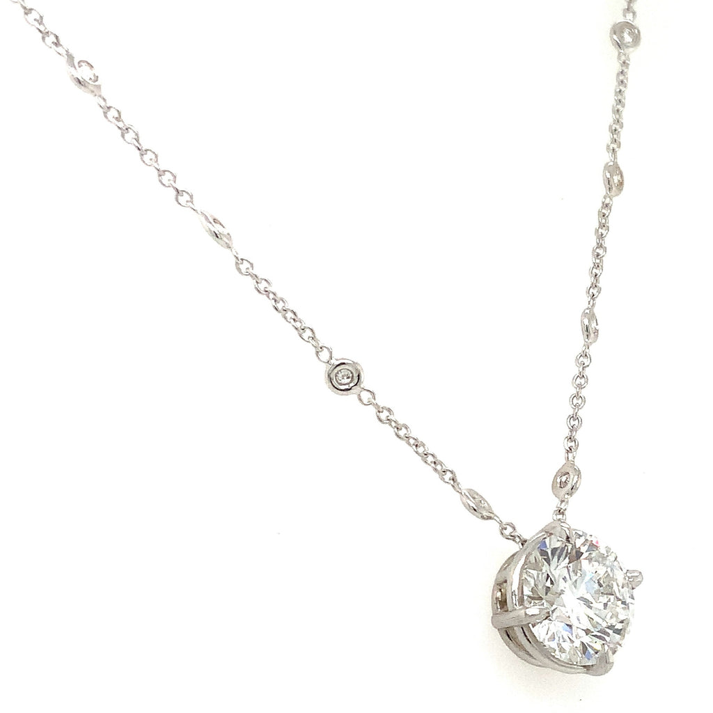 Lab Grown Diamond Solitaire 2.93 cts Pendant set in 18 kt white gold with a diamond chain. - Image 5 of 7