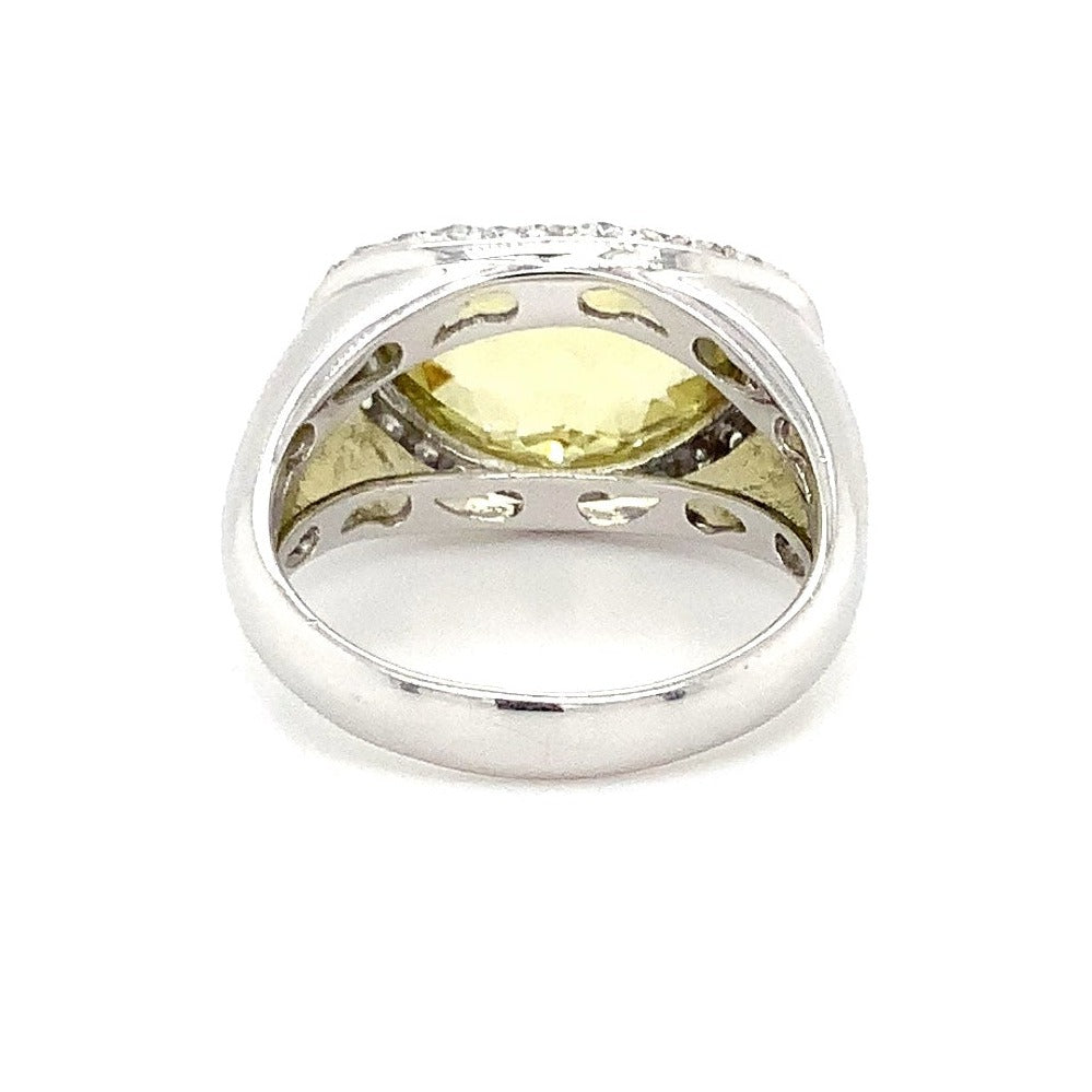 East West Oval Apple Green Quartz and Diamond Ring 18K White Gold - Image 6 of 7