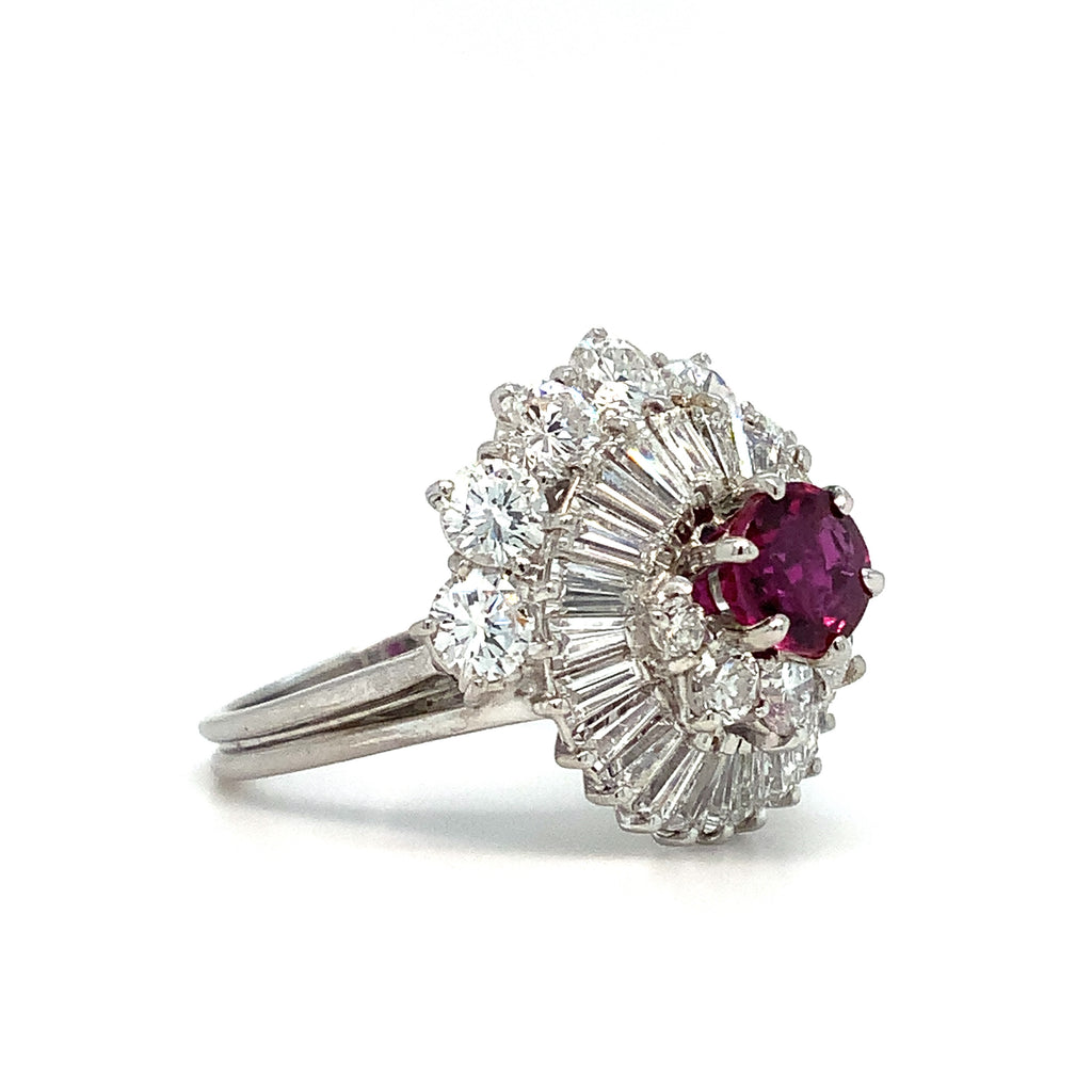 Vintage Fine Quality Ruby and Diamond Ballerina Ring Set in 18 kt White Gold. - Image 3 of 11