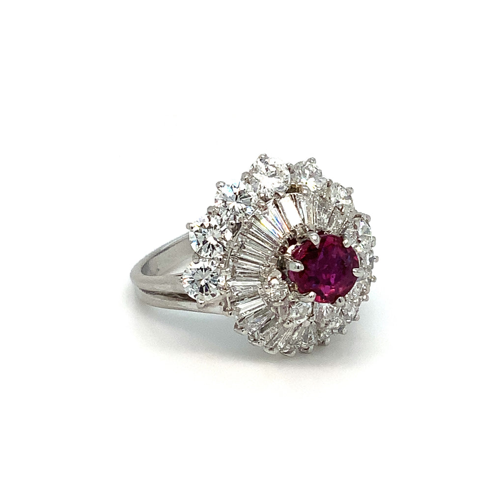 Vintage Fine Quality Ruby and Diamond Ballerina Ring Set in 18 kt White Gold. - Image 4 of 11