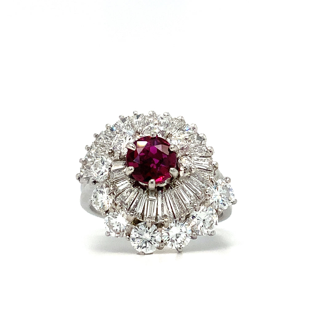 Vintage Fine Quality Ruby and Diamond Ballerina Ring Set in 18 kt White Gold. - Image 5 of 11