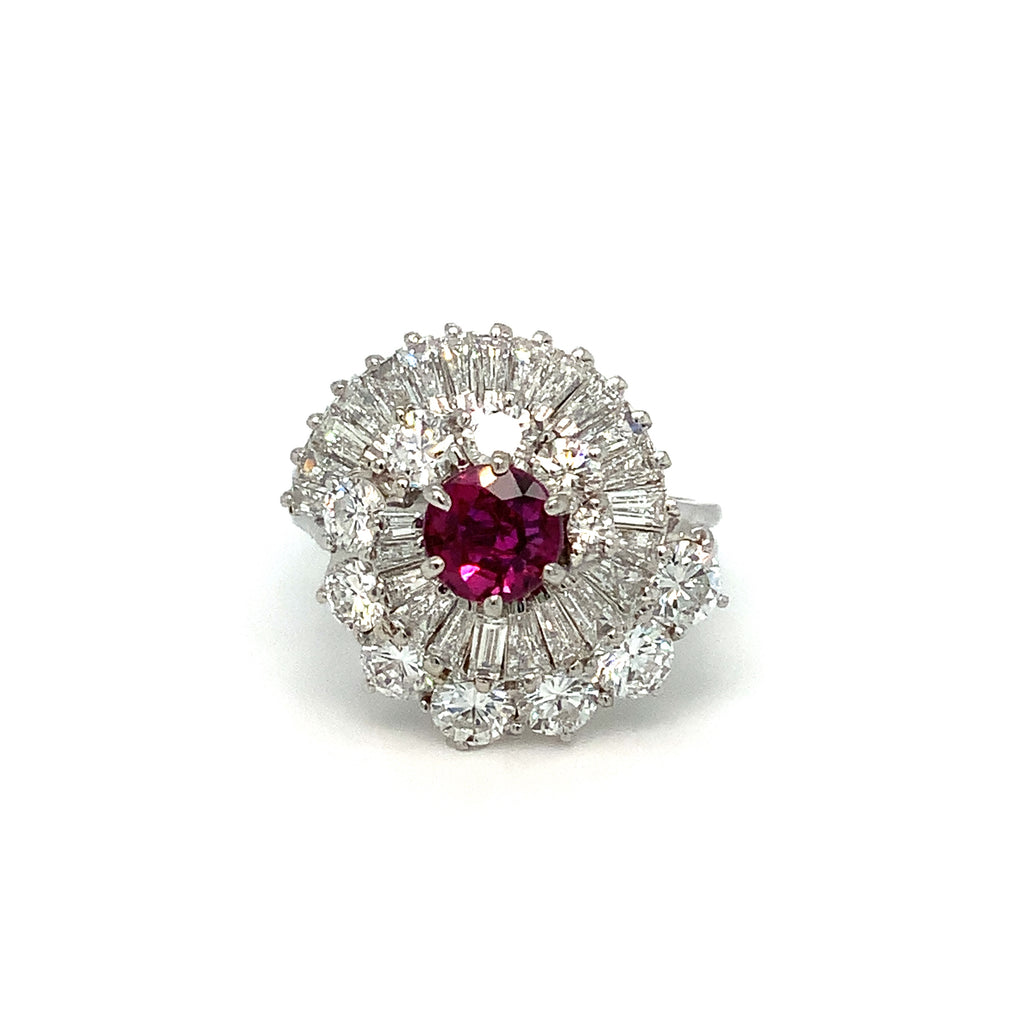 Vintage Fine Quality Ruby and Diamond Ballerina Ring Set in 18 kt White Gold. - Image 8 of 11
