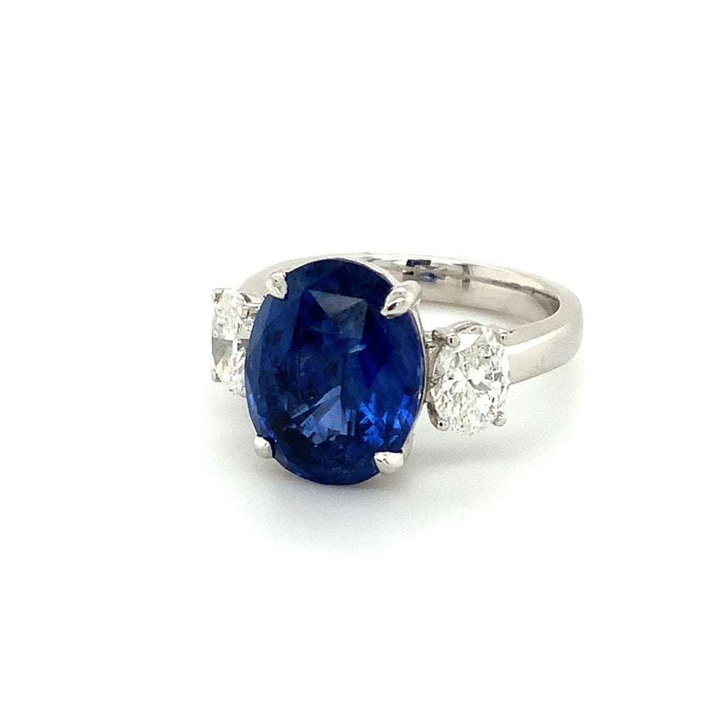 Roman+Jules Gem Quality 7.64ct Three Stone Oval Ceylon Blue Sapphire and Diamond Ring set in Platinum - Image 2 of 8