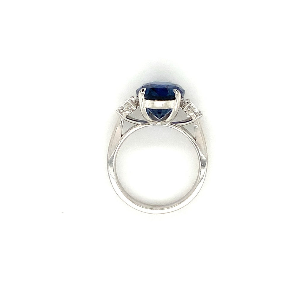 Roman+Jules Gem Quality 7.64ct Three Stone Oval Ceylon Blue Sapphire and Diamond Ring set in Platinum - Image 6 of 8