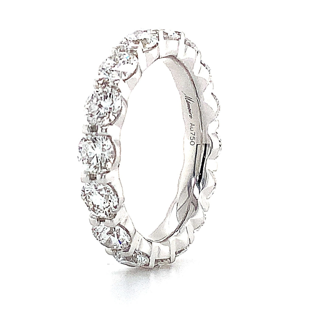 Memoire Petite Prong Eternity Diamond Band Set in Platinum 3.27 cts t.w. - Image 2 of 5