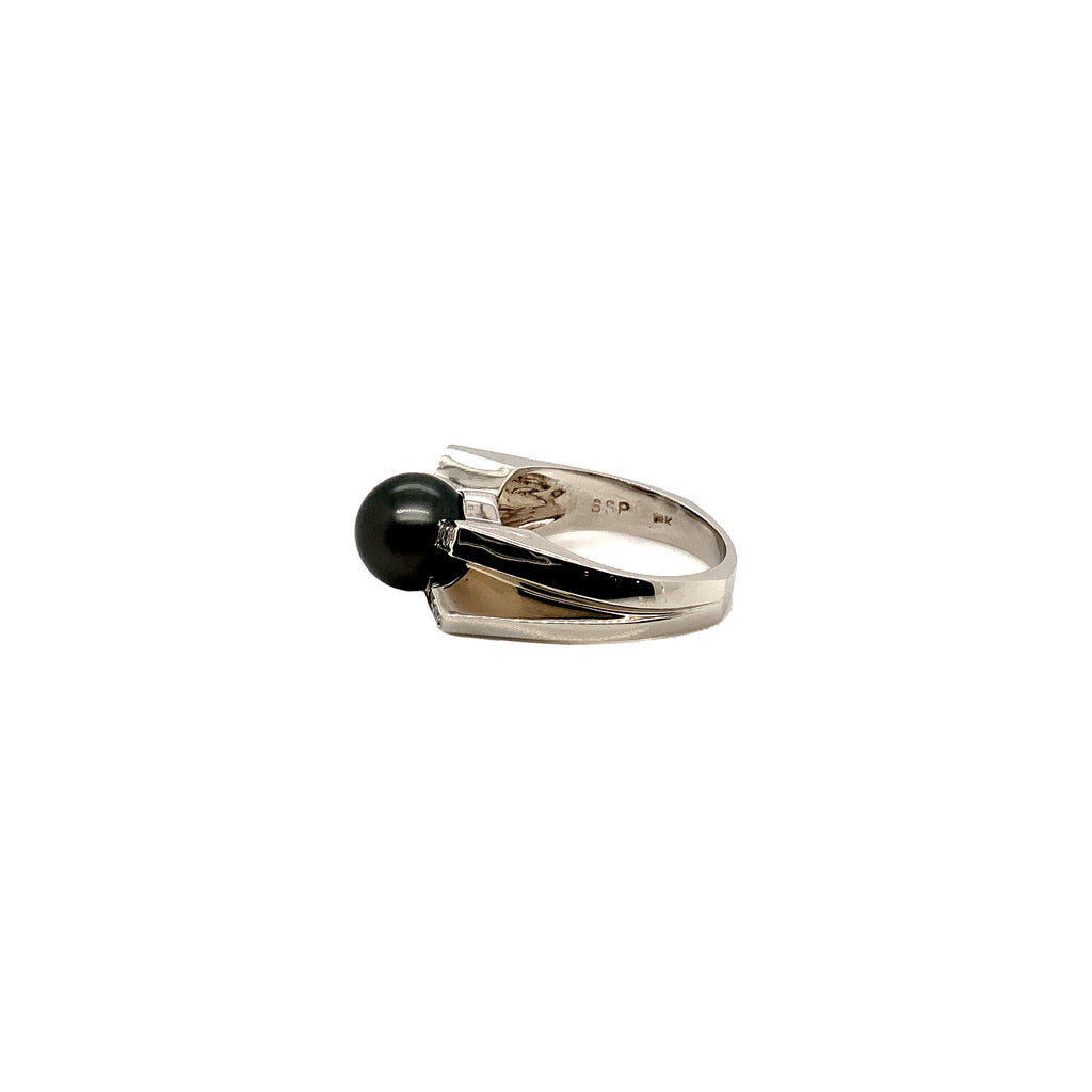 black south sea company cultured pearl and 0.12 cts tw diamond ring 18k white gold