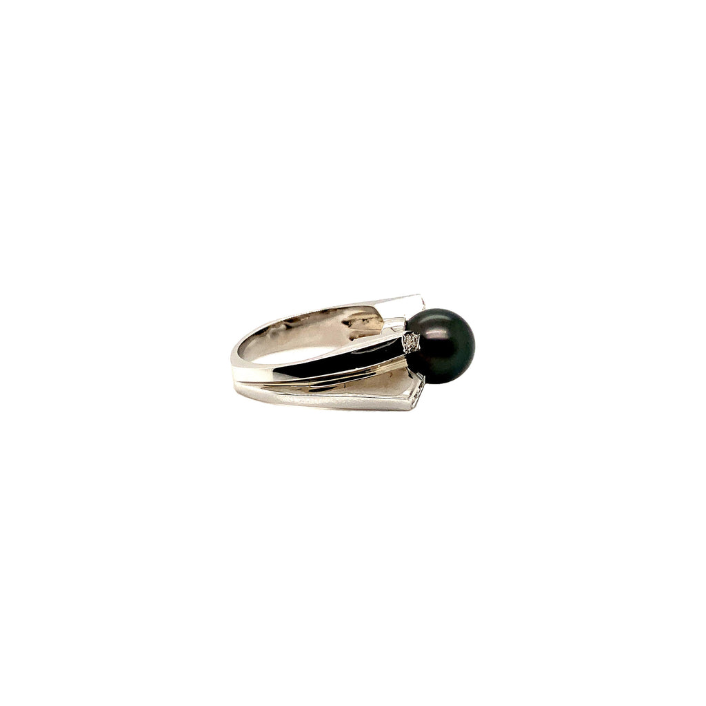 black south sea company cultured pearl and 0.12 cts tw diamond ring 18k white gold
