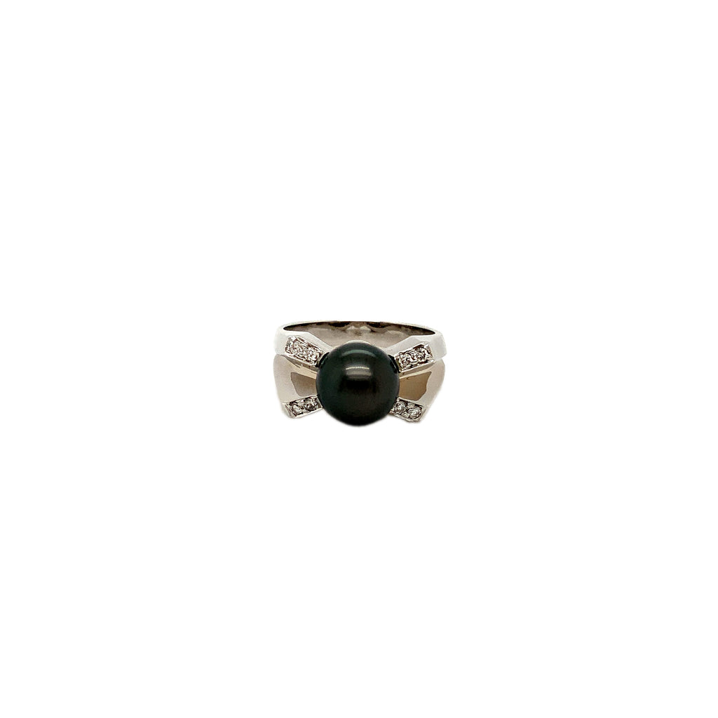 black south sea company cultured pearl and 0.12 cts tw diamond ring 18k white gold