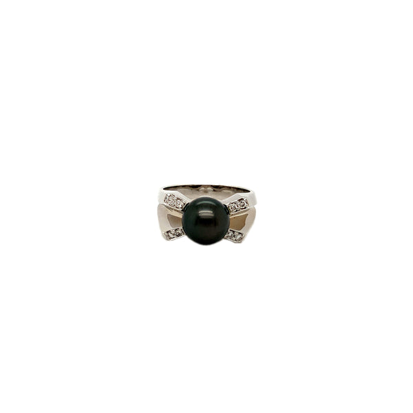 black south sea company cultured pearl and 0.12 cts tw diamond ring 18k white gold