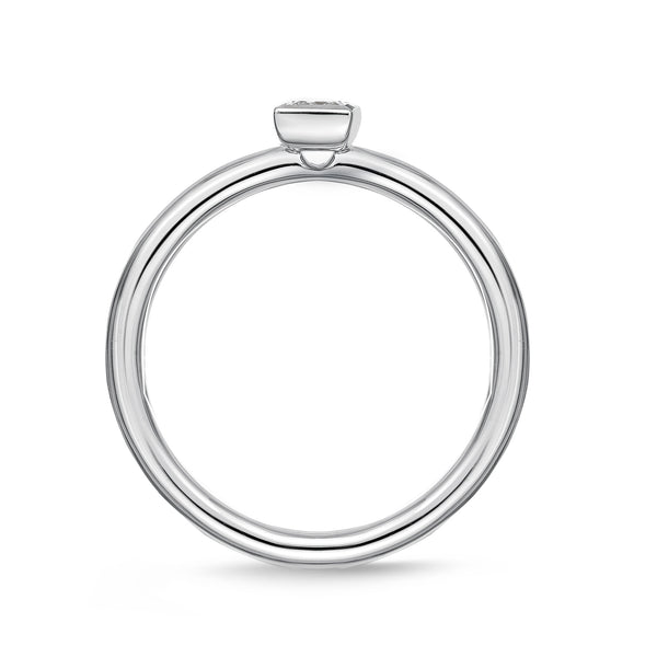 memoire stackable princess bezel ring 18 kt white gold.