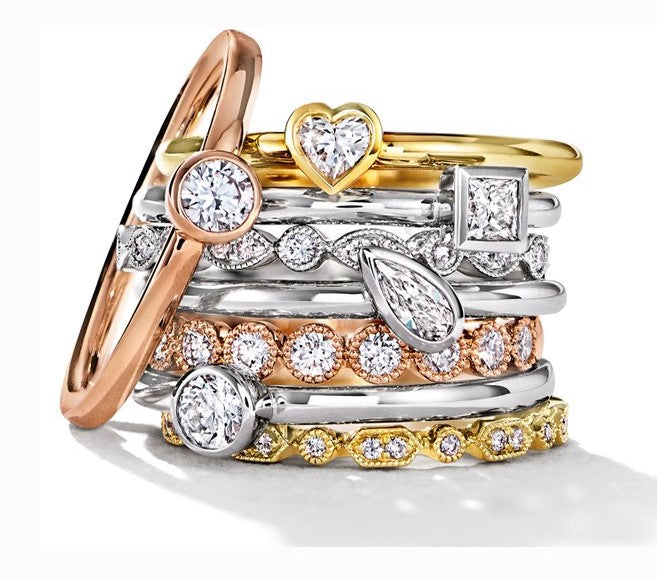 memoire stackable princess bezel ring 18 kt white gold.